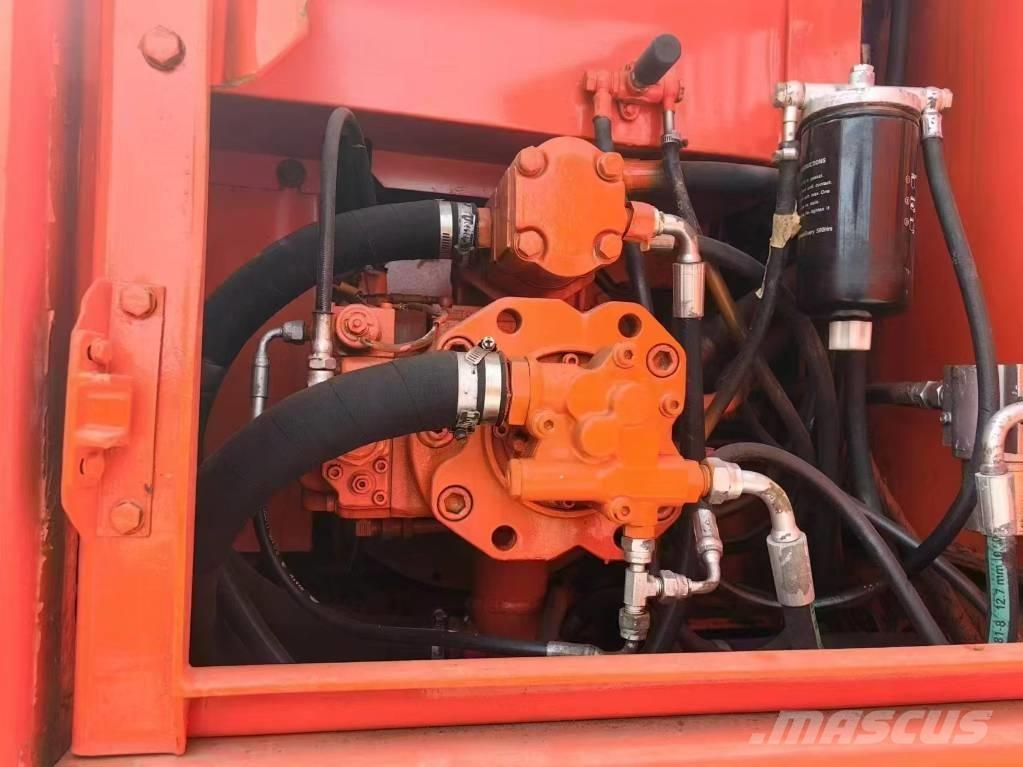 Doosan DH 150 Pyöräkaivukoneet