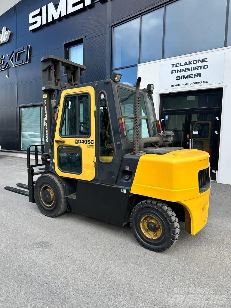 Daewoo D40SC-2 Dieseltrukit