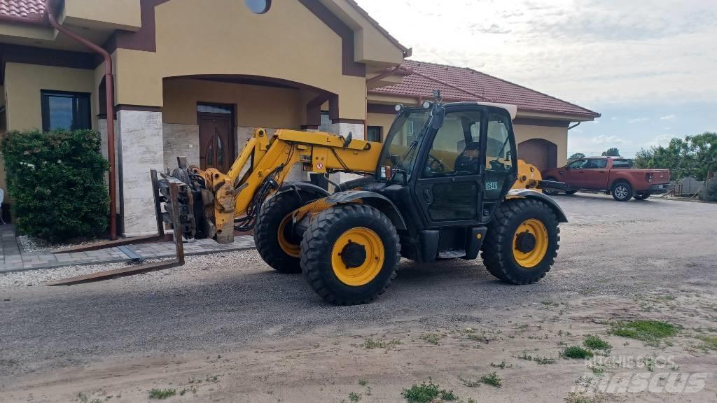 JCB 541-70 Maatalouskurottajat