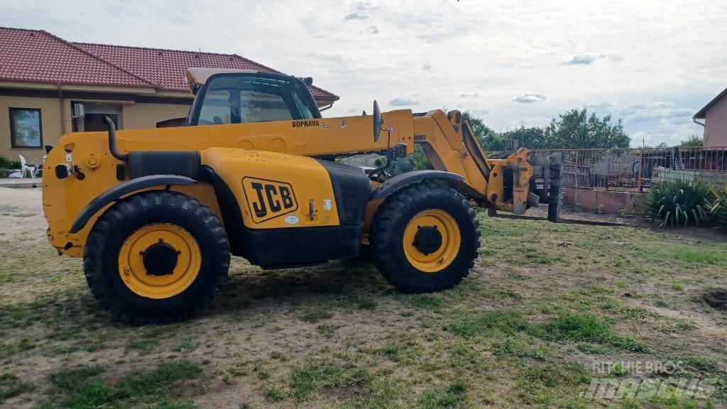 JCB 541-70 Maatalouskurottajat