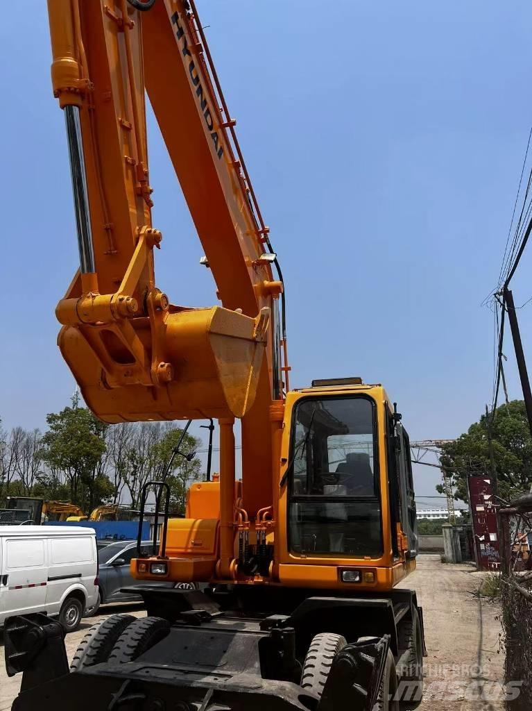Hyundai R210W-7 Pyöräkaivukoneet