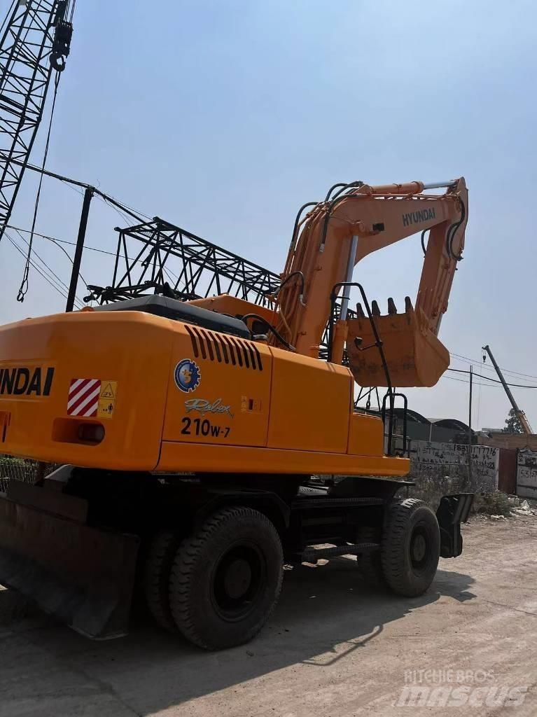 Hyundai R210W-7 Pyöräkaivukoneet