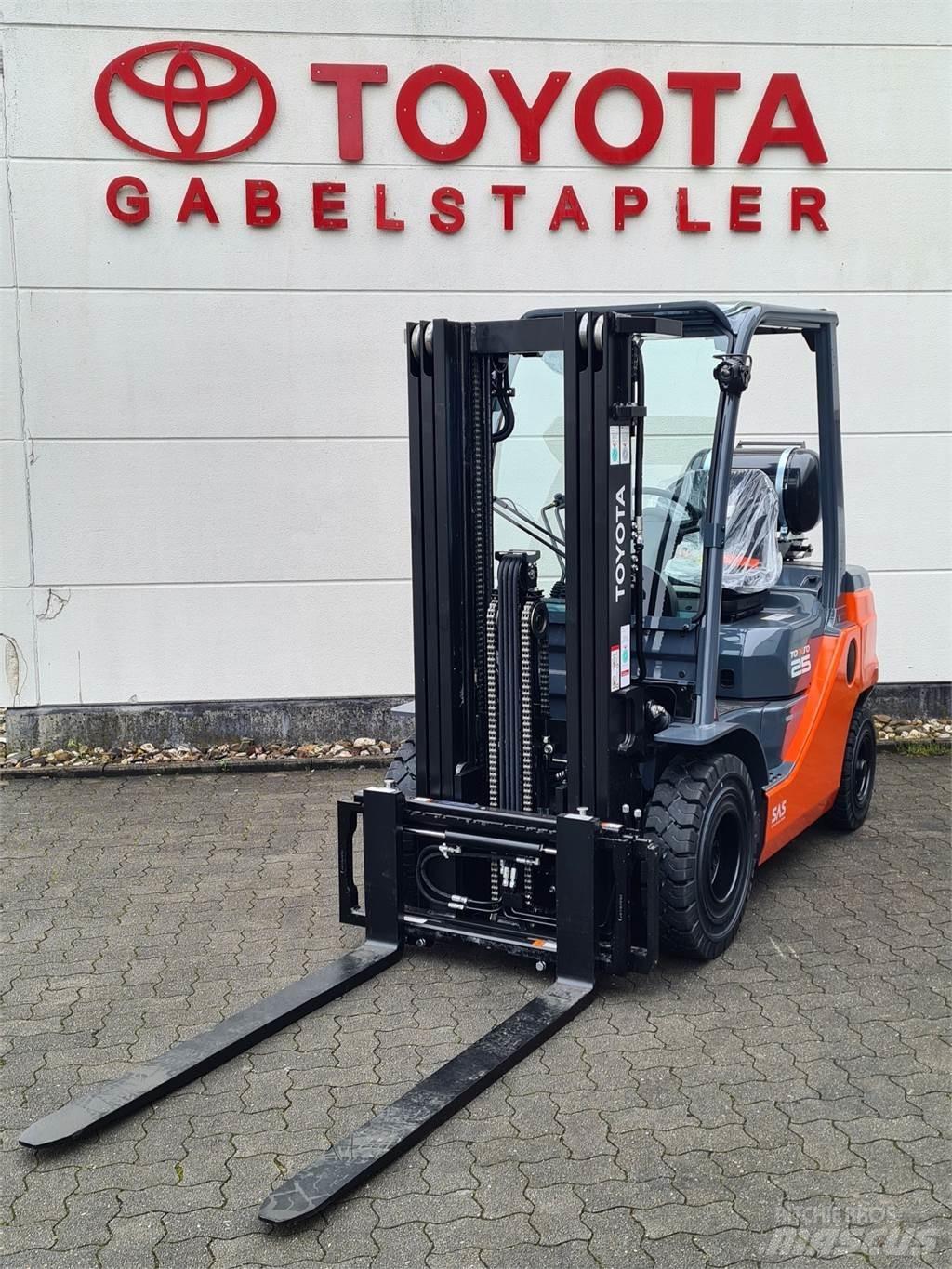 Toyota 02-8FGF25 Nestekaasutrukit