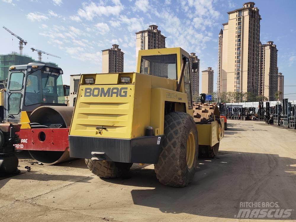 Bomag BW 217 Yksivalssijyrät