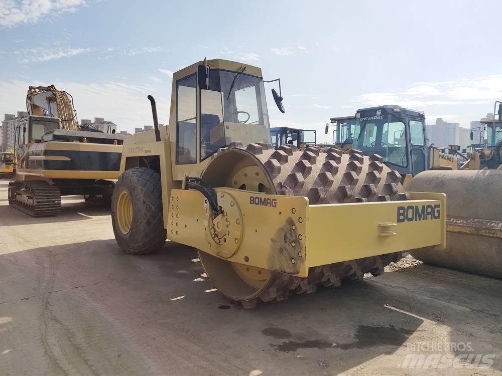 Bomag BW 217 Yksivalssijyrät