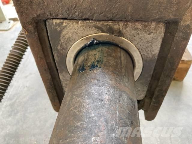 Montabert BRH 900 Iskuvasarat