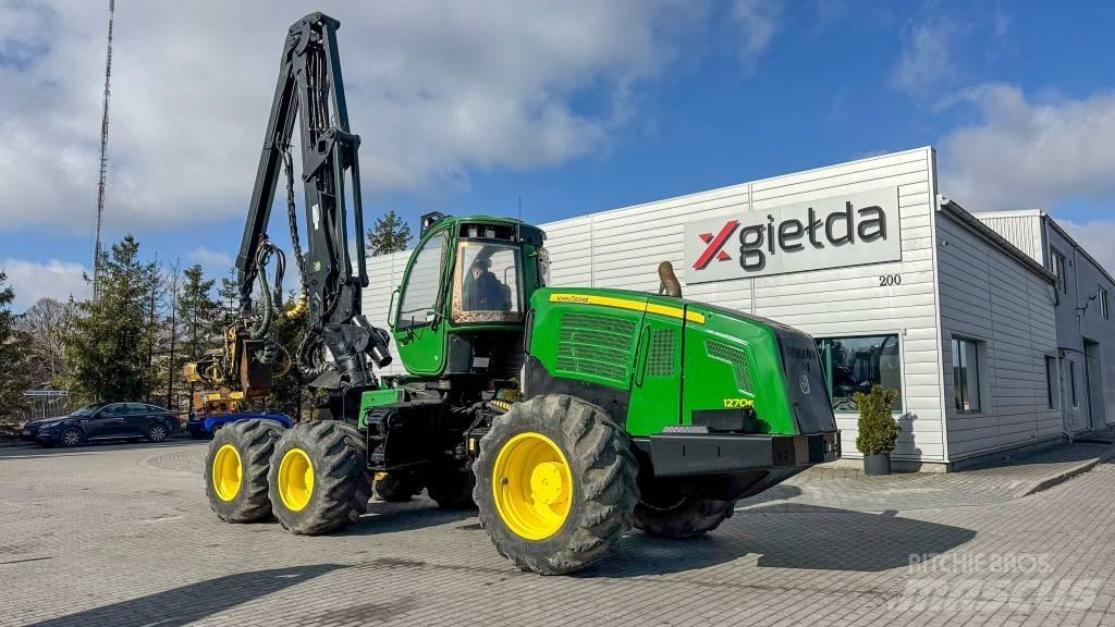 John Deere 1270 E Harvesterit
