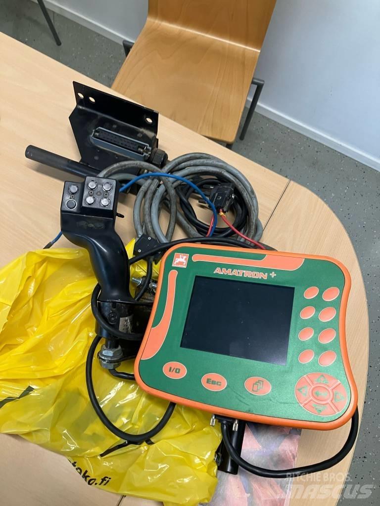 Amazone UX 3200 Hinattavat ruiskut