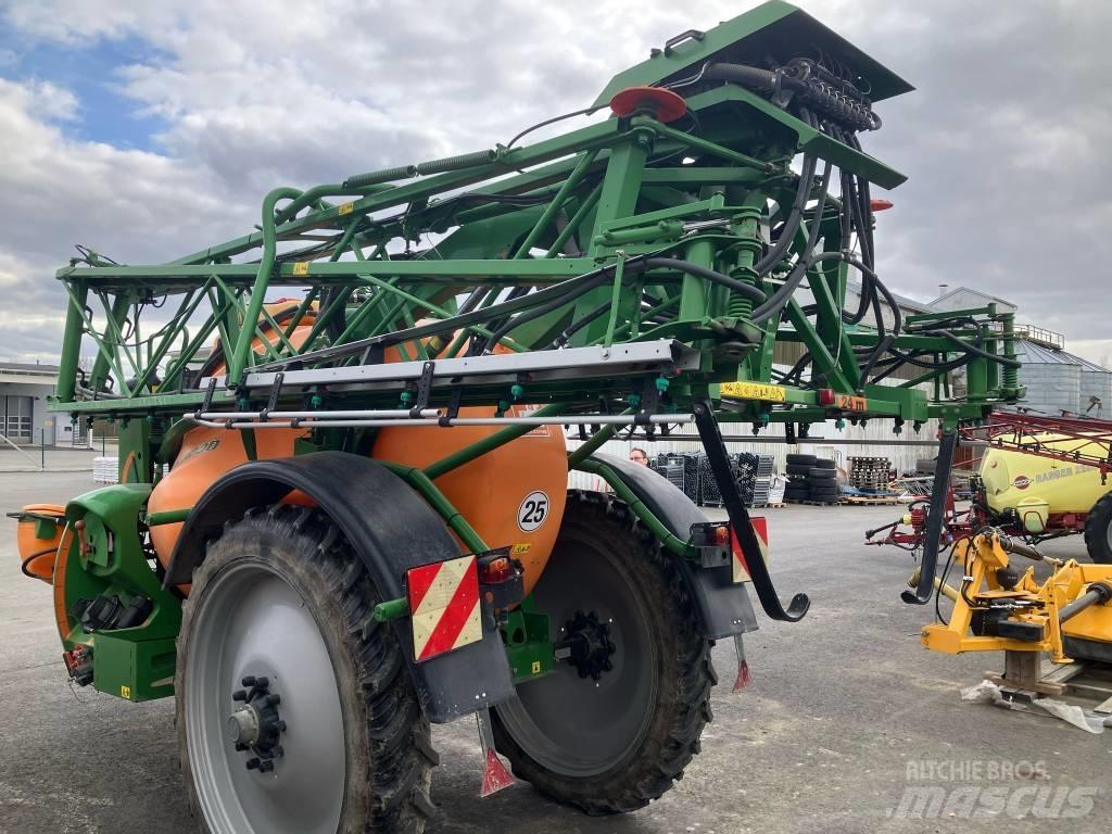 Amazone UX 3200 Hinattavat ruiskut