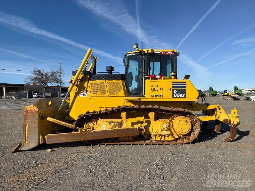 Komatsu D65EX-18 Telaketjupuskutraktorit