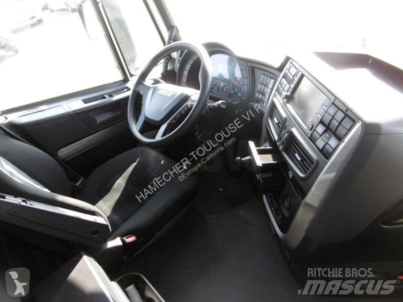 Iveco NP460 Vetopöytäautot