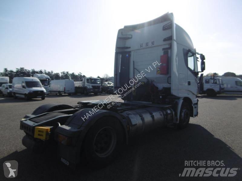 Iveco NP460 Vetopöytäautot