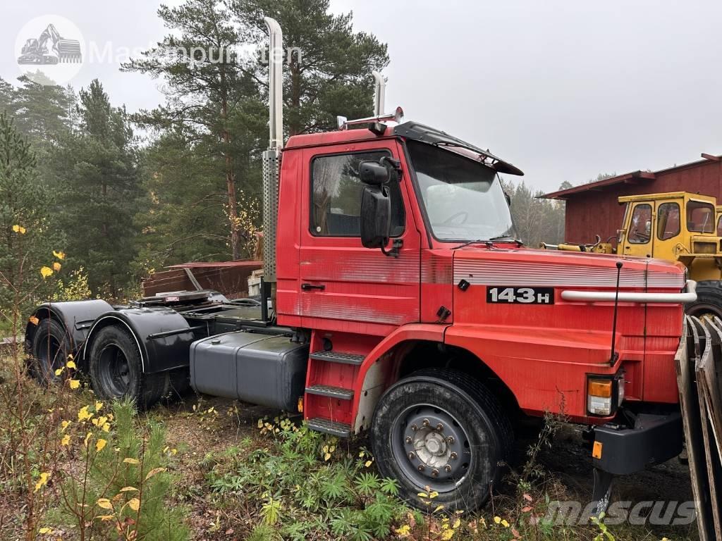 Scania T 143 H Vetopöytäautot