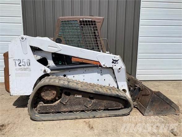 Bobcat T250 Liukuohjatut kuormaajat