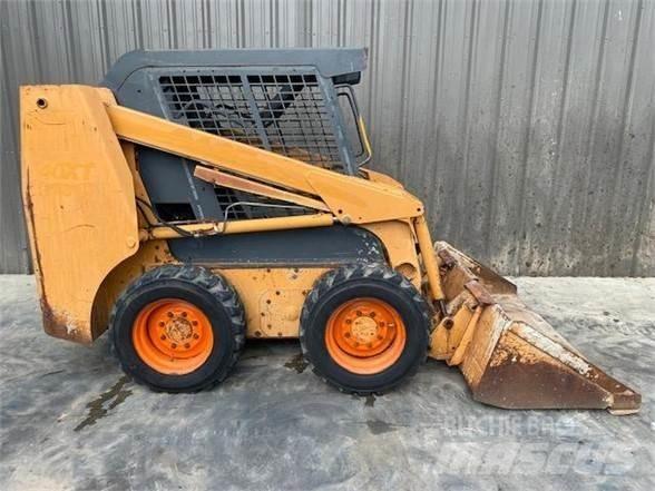CASE 40XT Liukuohjatut kuormaajat