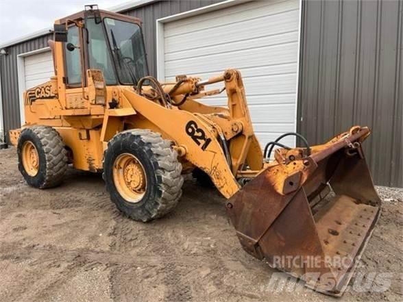 CASE 621ZF Pyöräkuormaajat