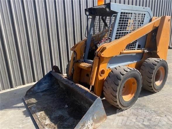 CASE 70XT Liukuohjatut kuormaajat
