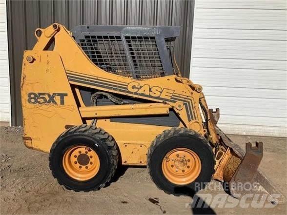 CASE 85XT Liukuohjatut kuormaajat