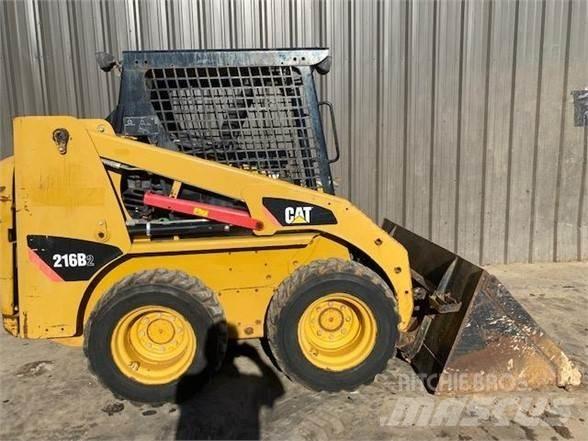 CAT 216B2 Liukuohjatut kuormaajat