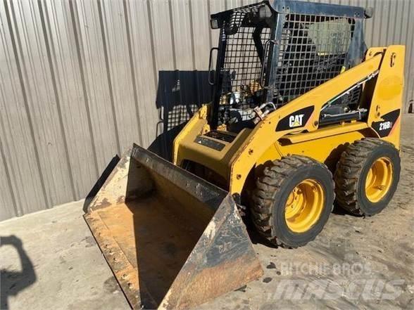 CAT 216B2 Liukuohjatut kuormaajat