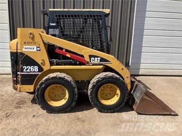CAT 226B Liukuohjatut kuormaajat