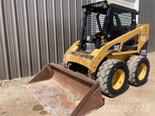 CAT 226B Liukuohjatut kuormaajat