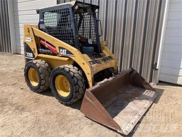 CAT 226B Liukuohjatut kuormaajat
