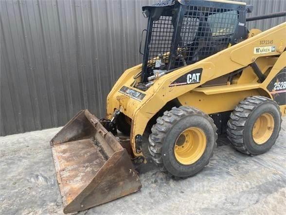 CAT 252B Liukuohjatut kuormaajat