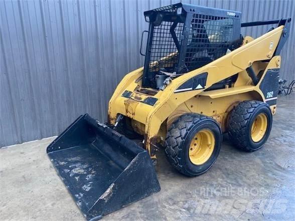 CAT 262 Liukuohjatut kuormaajat