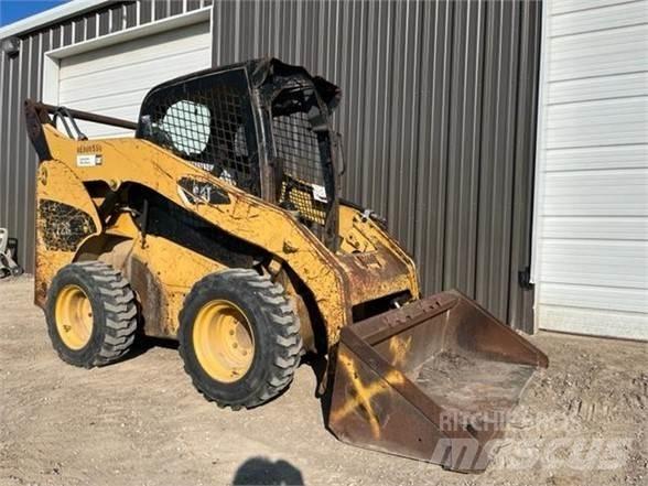 CAT 272C Liukuohjatut kuormaajat