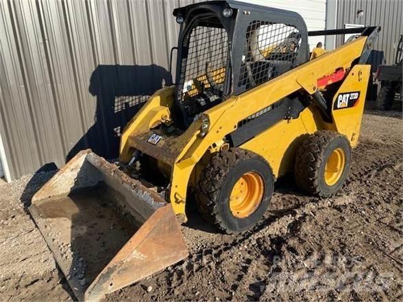 CAT 272D Liukuohjatut kuormaajat