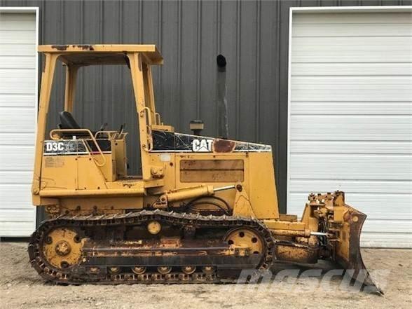 CAT D3C Telaketjupuskutraktorit