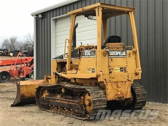 CAT D3C Telaketjupuskutraktorit