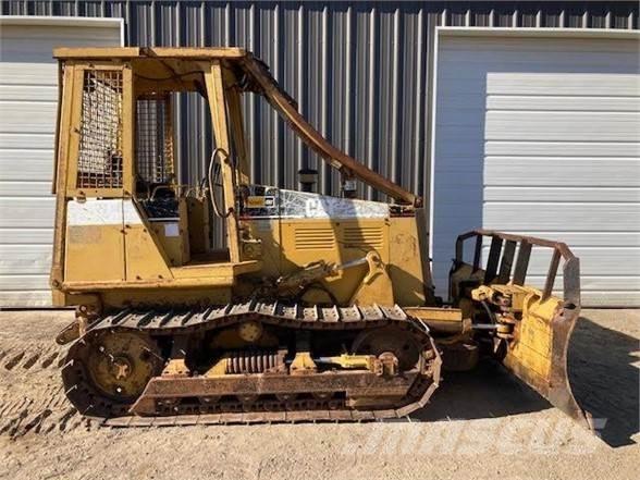 CAT D3C Telaketjupuskutraktorit