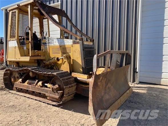CAT D3C Telaketjupuskutraktorit