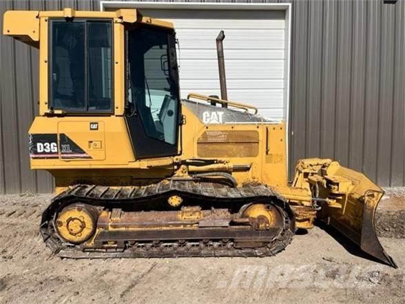CAT D3G Telaketjupuskutraktorit