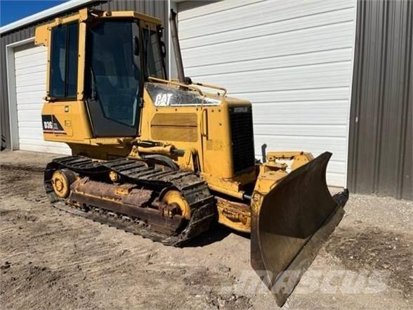 CAT D3G Telaketjupuskutraktorit