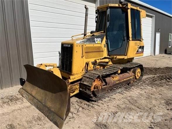 CAT D3G Telaketjupuskutraktorit