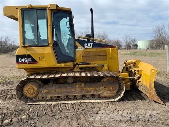 CAT D4G XL Telaketjupuskutraktorit