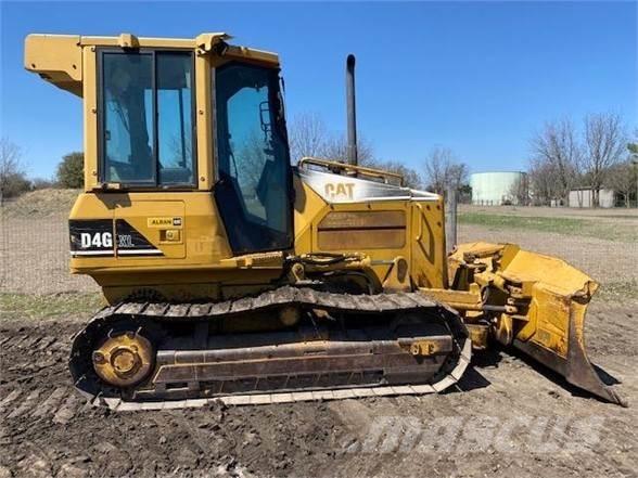 CAT D4G XL Telaketjupuskutraktorit