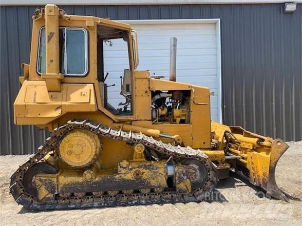 CAT D4H Telaketjupuskutraktorit