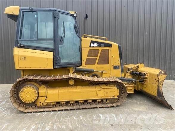 CAT D4K2 XL Telaketjupuskutraktorit