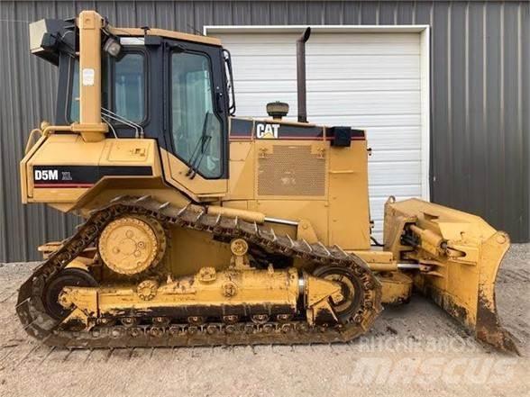 CAT D5M Telaketjupuskutraktorit