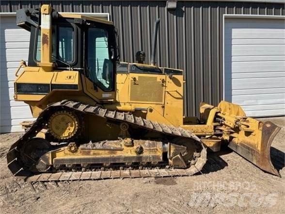 CAT D5M LGP Telaketjupuskutraktorit