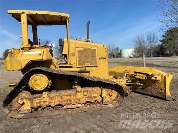 CAT D5N Telaketjupuskutraktorit