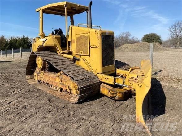 CAT D5N Telaketjupuskutraktorit