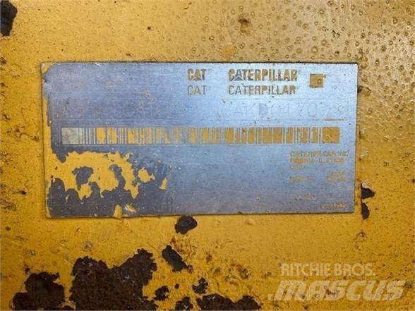 CAT D5N Telaketjupuskutraktorit