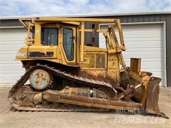 CAT D6H XL Telaketjupuskutraktorit