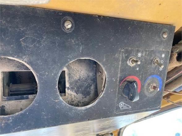CAT D6H XL Telaketjupuskutraktorit