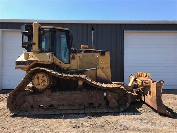 CAT D6M LGP Telaketjupuskutraktorit